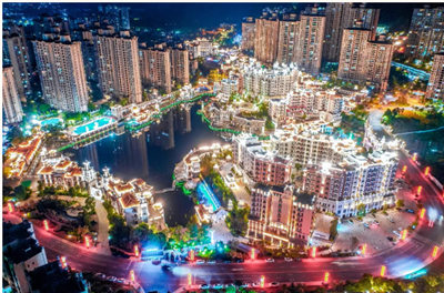 人生就是搏官网欢乐小镇：盛世华诞，共享夜市璀璨国庆夜，逛不一样的夜市