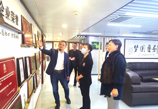 快讯：肇庆市何婧副市长一行莅临人生就是搏官网文旅集团考察交流